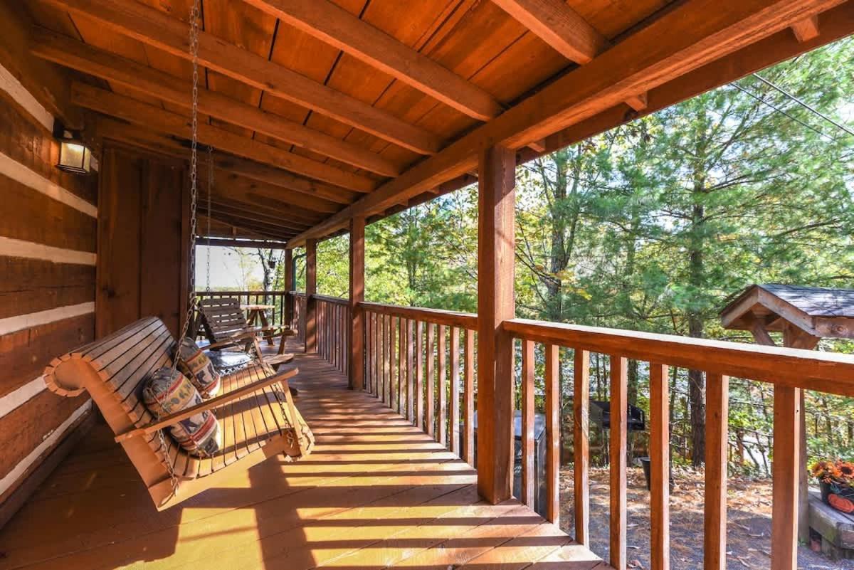 View! Cozy, Private, Fireplace, Hot Tub Log Cabin, Honeymoon! Севьервилл Экстерьер фото